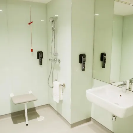 Easyhotel Paris Nord فندق 2*