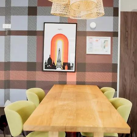 Easyhotel Paris Nord 2*