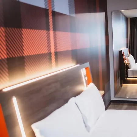 Easyhotel Paris Nord فندق 2*