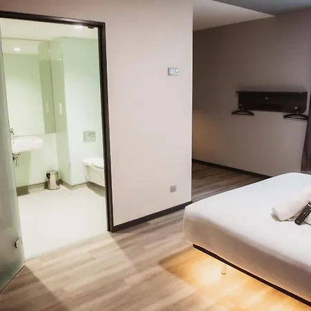 Easyhotel Paris Nord فندق أوبارفيلييه