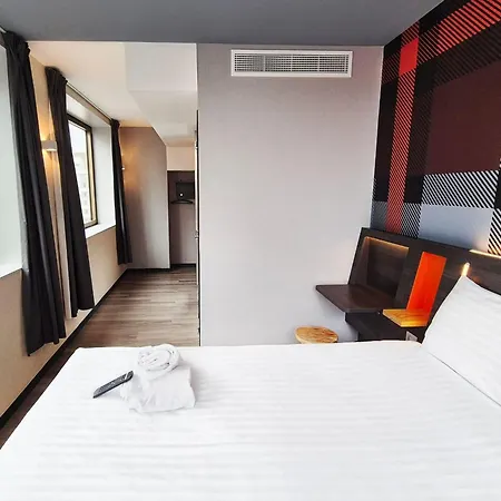 Easyhotel Paris Nord 2*