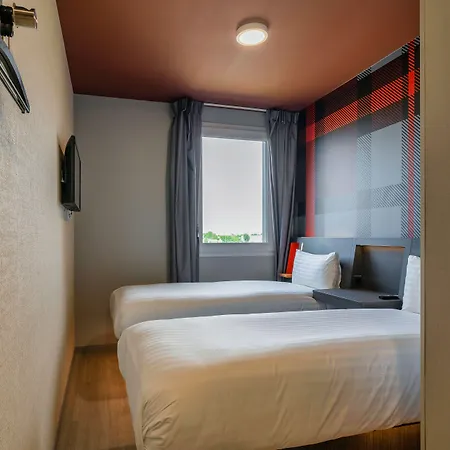 Easyhotel Paris Nord فندق 2*
