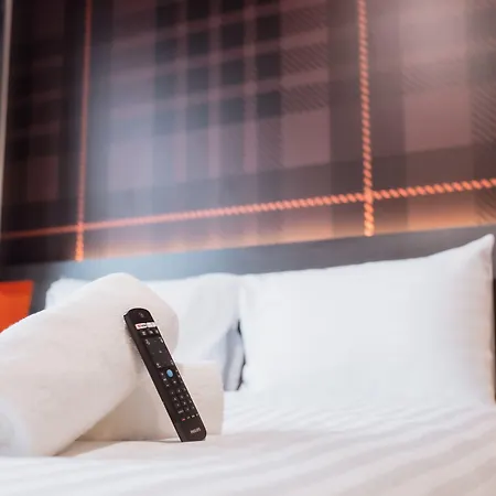 Easyhotel Paris Nord فندق