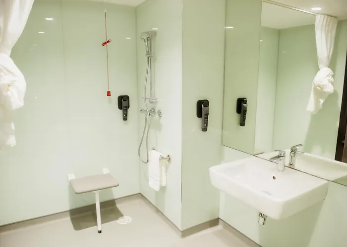 Easyhotel Paris Nord Hotel 2*