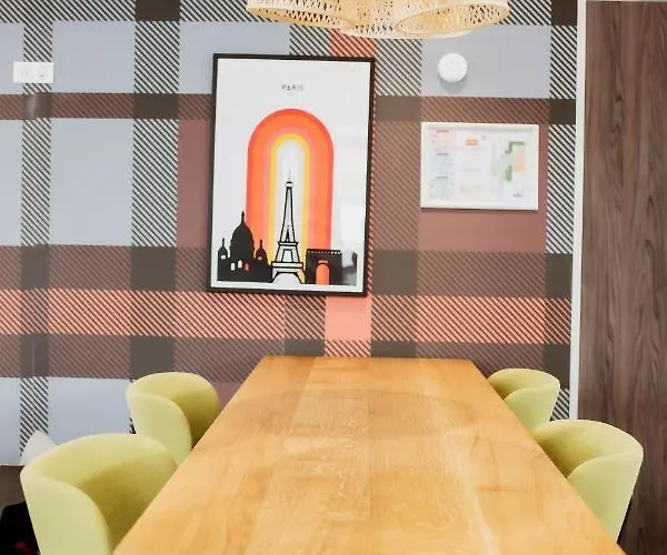 Easyhotel Paris Nord 2*