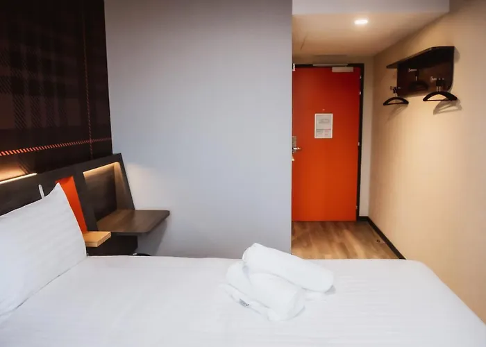 Easyhotel Paris Nord 2*