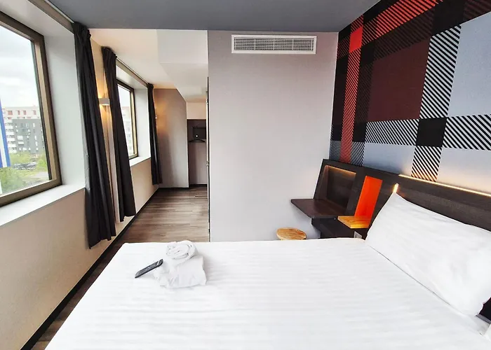 Easyhotel Paris Nord 2*