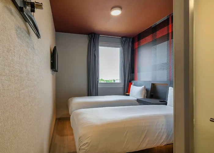 Easyhotel Paris Nord Hotel 2*